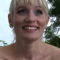 Uma Masome in Bus Fuck (Photo 14) Uma Masome in 'Kink' Bus Fuck (Thumbnail 14)