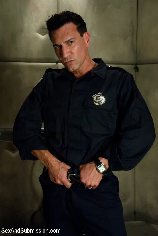 Tori Lux に '間違ったアイデンティティ' from 'Kink' (写真 14) Kink '間違ったアイデンティティ' 主演 Tori Lux (写真 14)