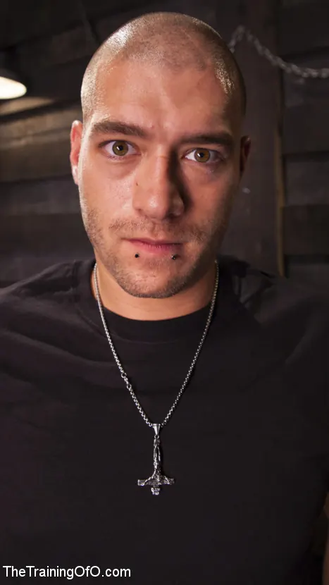 Trillium en 'Puta masoquista folladora: Entrenamiento Trillium' from 'Kink' (foto 21) Kink 'Puta masoquista folladora: Entrenamiento Trillium' protagonizando Trillium (foto 21)