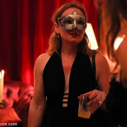 Tripod Man in 'Kink' Welcome Madeline (Thumbnail 7)