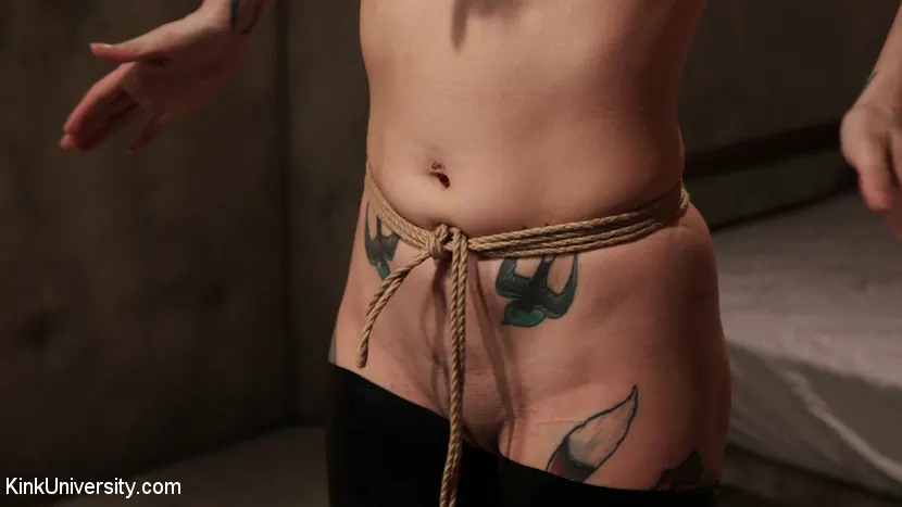 Kink 'セルフタイドボンデージとセルフサスペンション' 主演 Twiggsy Bones (写真 19)