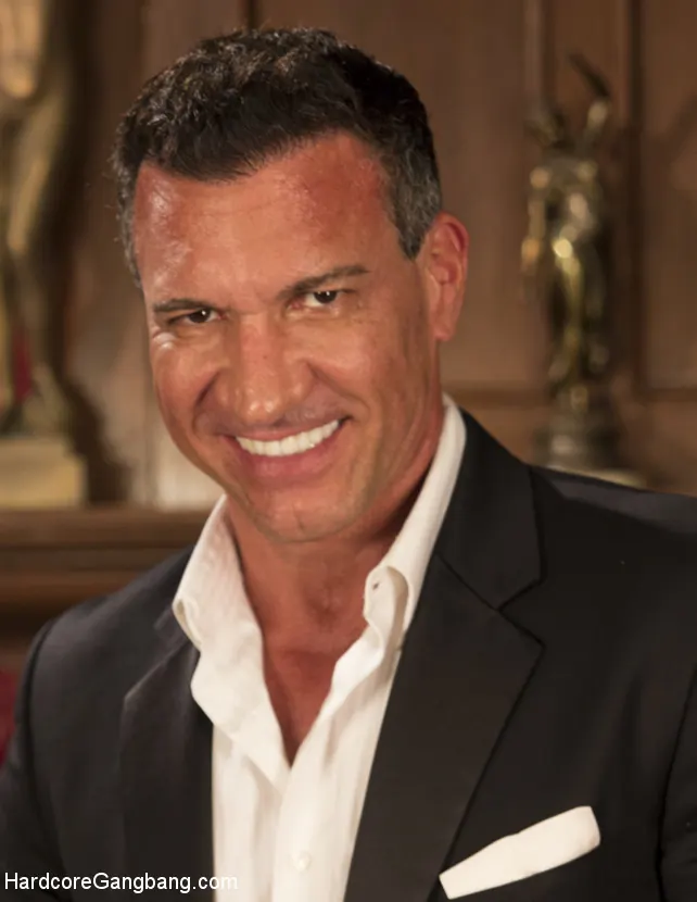 Kink 'Gatita en una jaula: ¡Veronica Avluv FOLLADA ABIERTA DE COMPLETO!' protagonizando Veronica Avluv (foto 22)