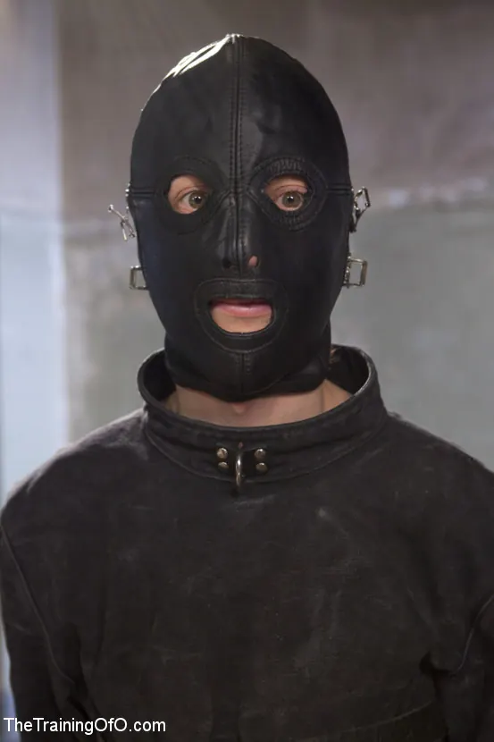 Kink 'ニンポの肛門熟女の訓練、3日目' 主演 Veronica Avluv (写真 11)