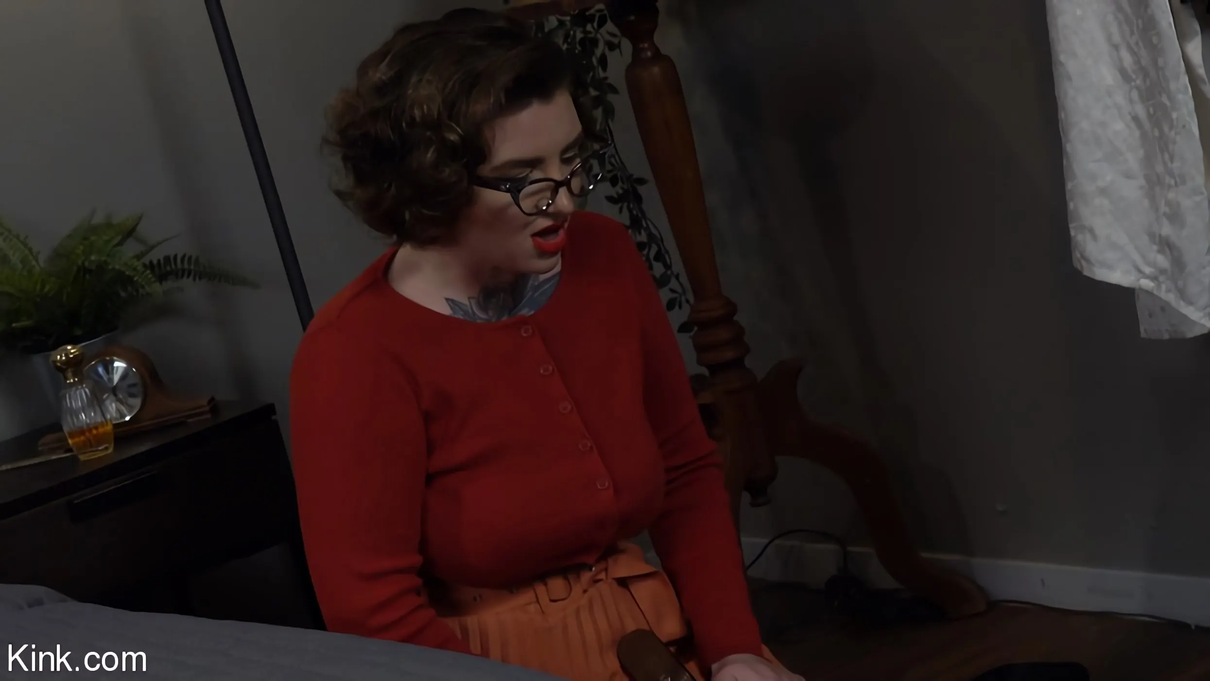 Kink 'La niñera: la tetona pin-up Veronica Rose se masturba' protagonizando Veronica Rose (foto 6)