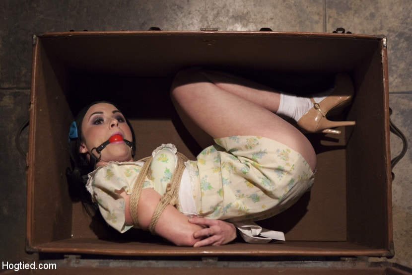 Kink 'Molested Puppet' starring Veruca James (Photo 2)