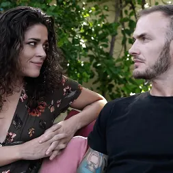 Victoria Voxxx に 'Kink' 裏切った (サムネイル 1)