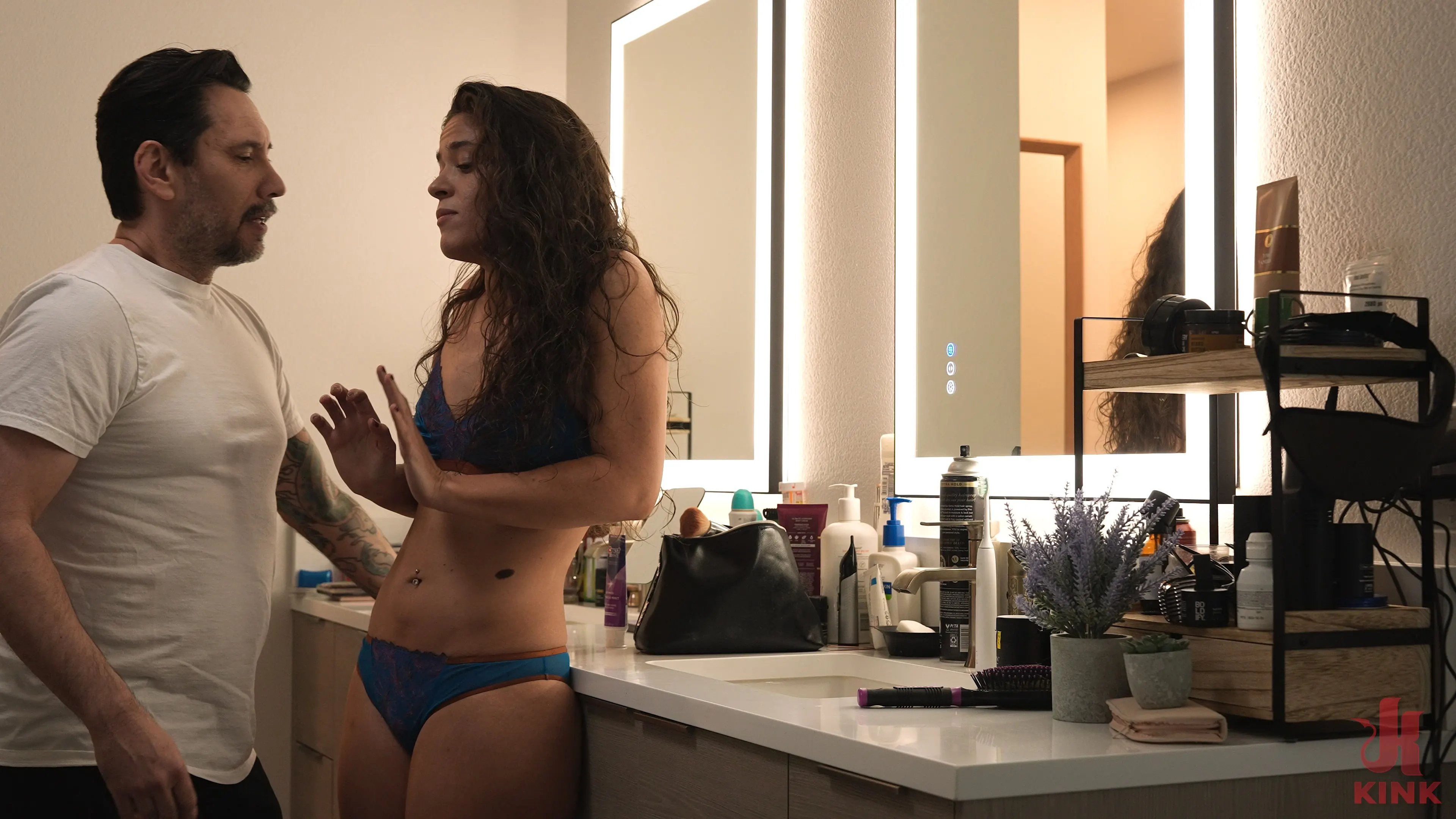 Kink 'Caught Red Handed' starring Victoria Voxxx (Photo 1)