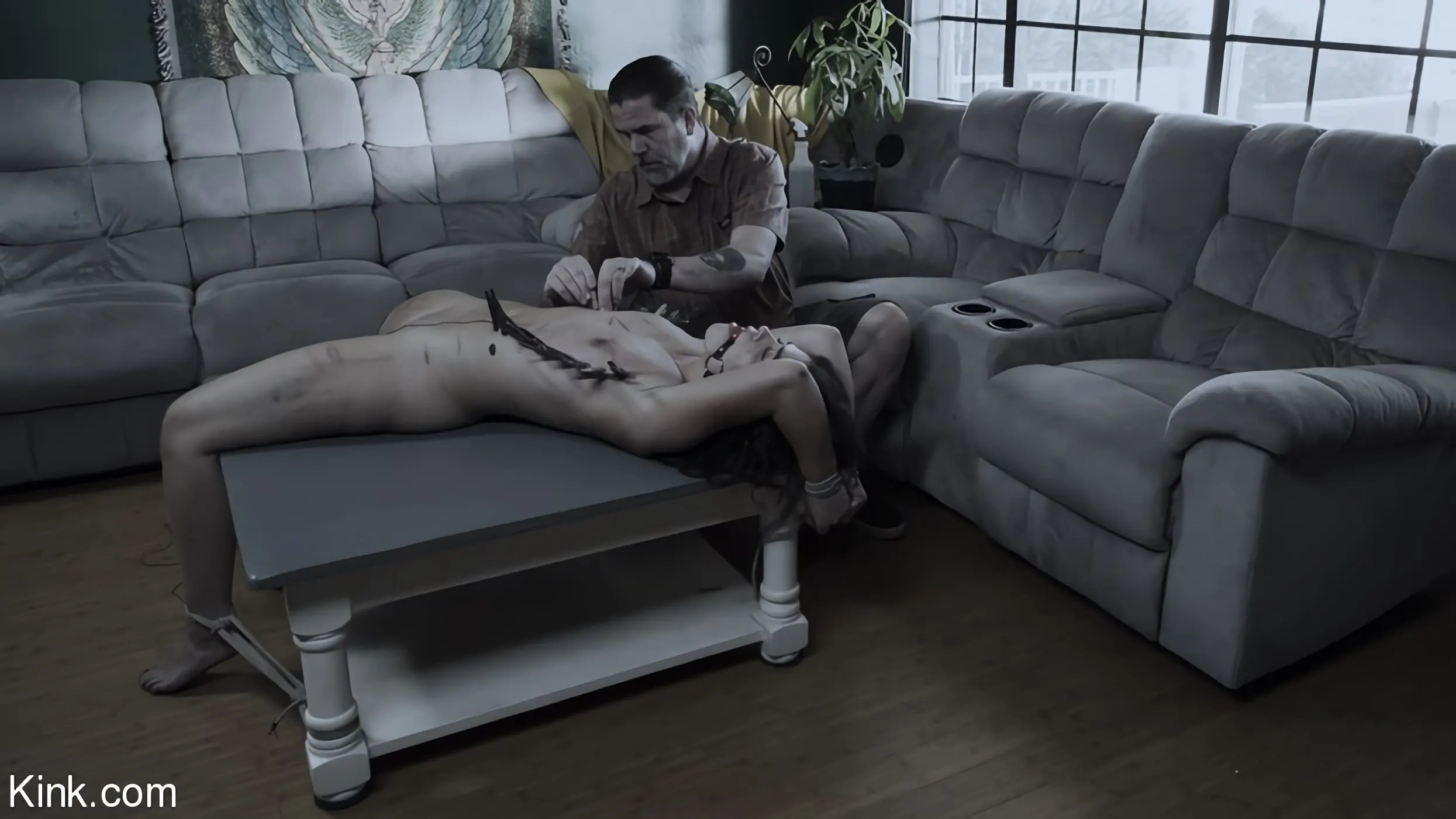 Victoria Voxxx に '狂人の日記、エピソード4:「問題は解決」' from 'Kink' (写真 9) Kink '狂人の日記、エピソード4:「問題は解決」' 主演 Victoria Voxxx (写真 9)