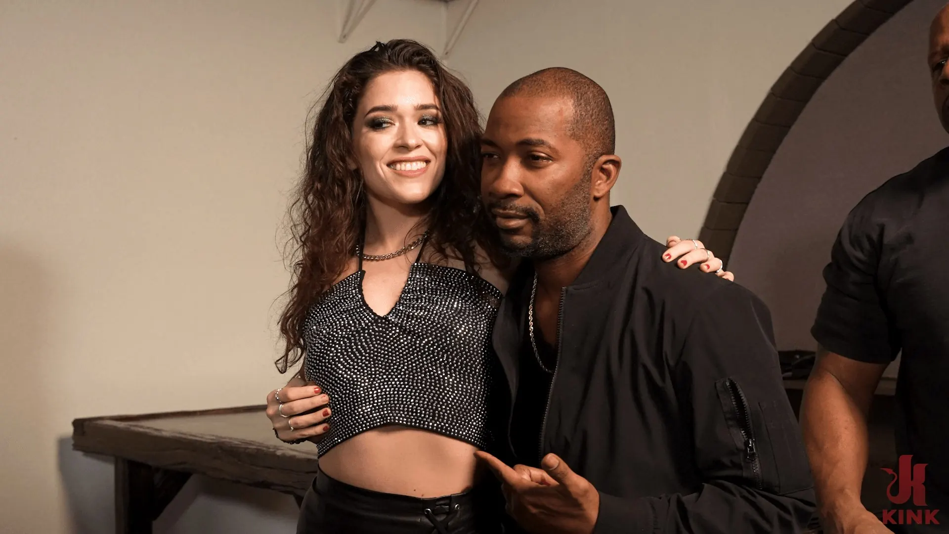 Kink 'De estrella de rock a basurero Victoria Voxxx devastada por groupies que la follan en grupo' protagonizando Victoria Voxxx (foto 8)