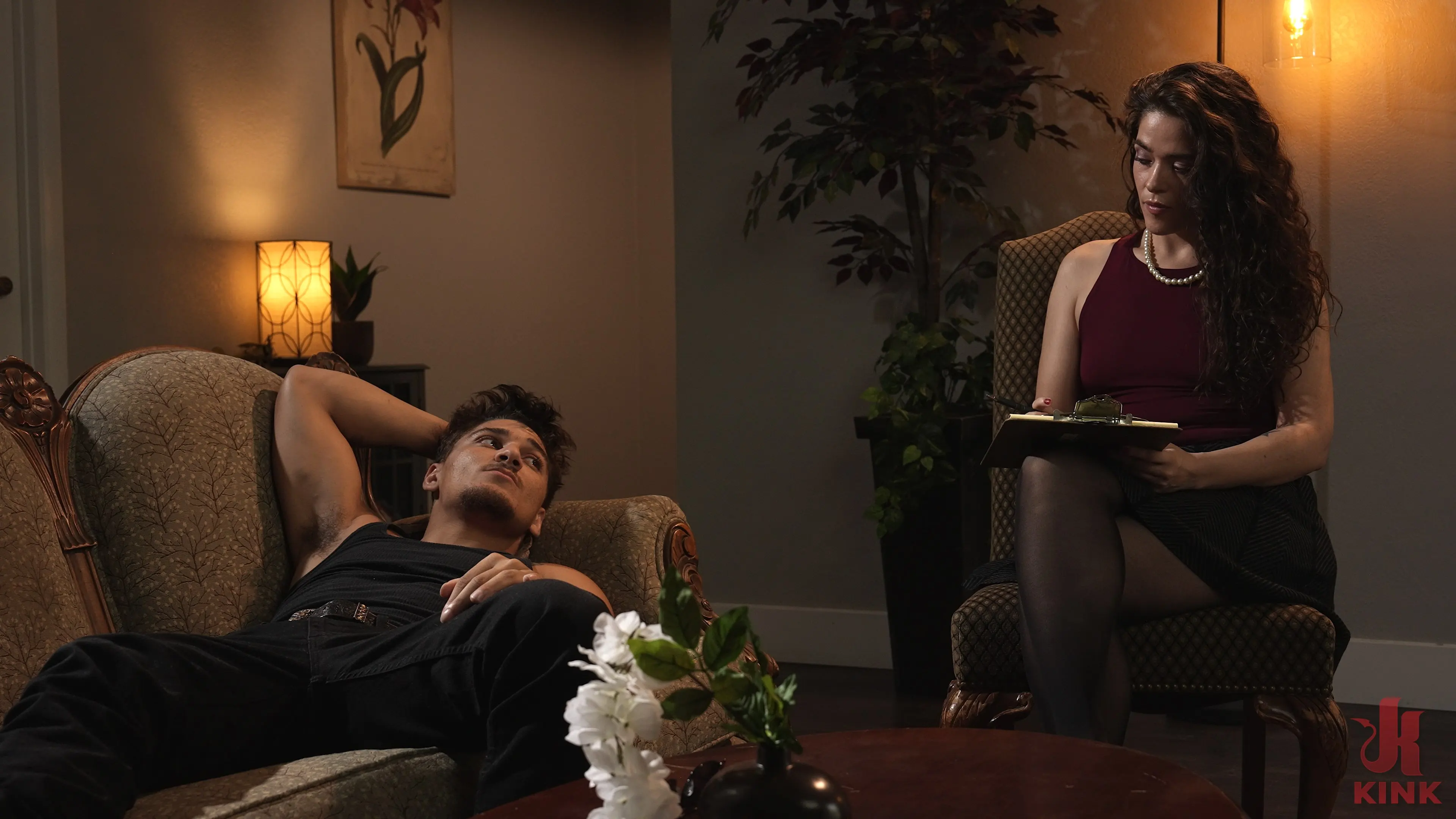 Kink '慈悲、慈悲!' 主演 Victoria Voxxx (写真 1)