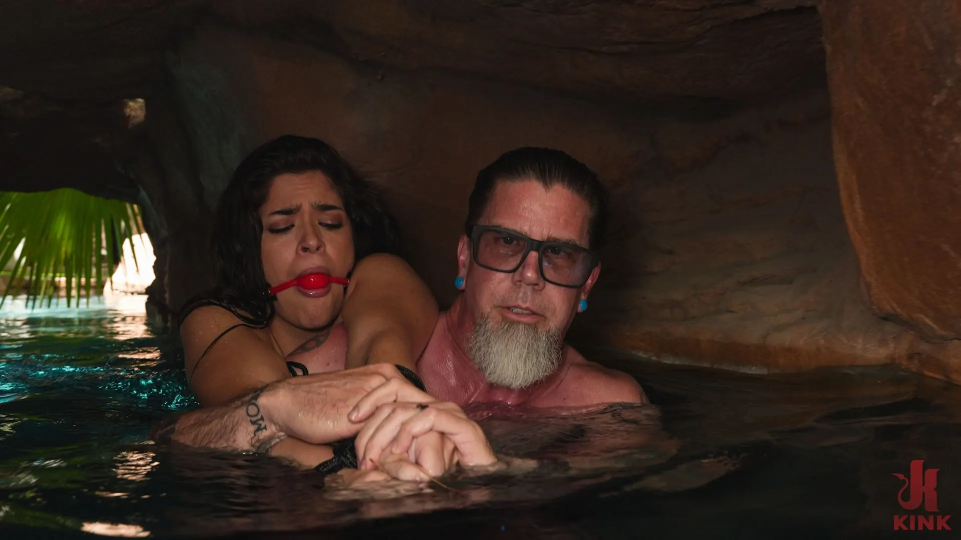 Kink 'La piscina de castigo' protagonizando Victoria Voxxx (foto 1)