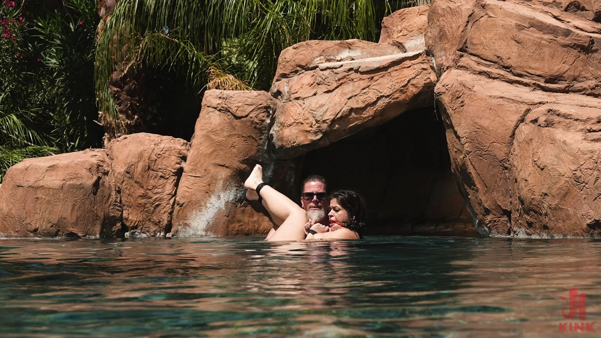 Kink 'La piscina de castigo' protagonizando Victoria Voxxx (foto 11)