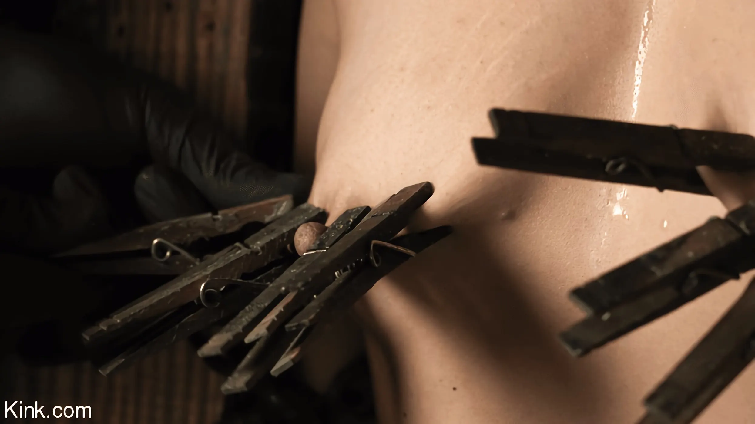 Kink 'Victoria Voxxx: Encadenada, atrapada y golpeada' protagonizando Victoria Voxxx (foto 7)