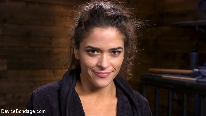 Victoria Voxxx に 'Endures Extreme Torment in Grueling Steel Bondage' from 'Kink' (写真 16) Kink 'Endures Extreme Torment in Grueling Steel Bondage' 主演 Victoria Voxxx (写真 16)