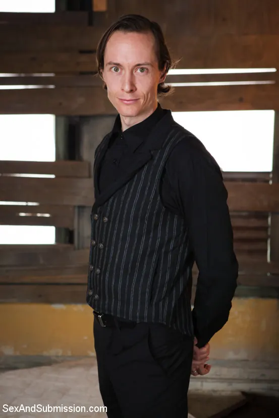 Kink 'El maquinista XXX' protagonizando Violet Monroe (foto 22)