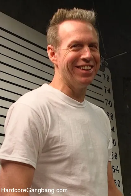 Kink 'Prison Heat: ¡Virgen del gangbang ruega ser brutalizada!' protagonizando Virginia Tunnels (foto 1)