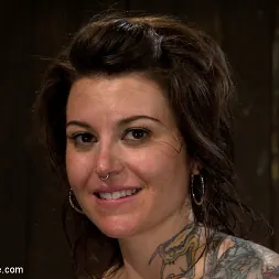 Vivienne Del Rio in 'Kink' Your Girl Can't Do This (Thumbnail 7)