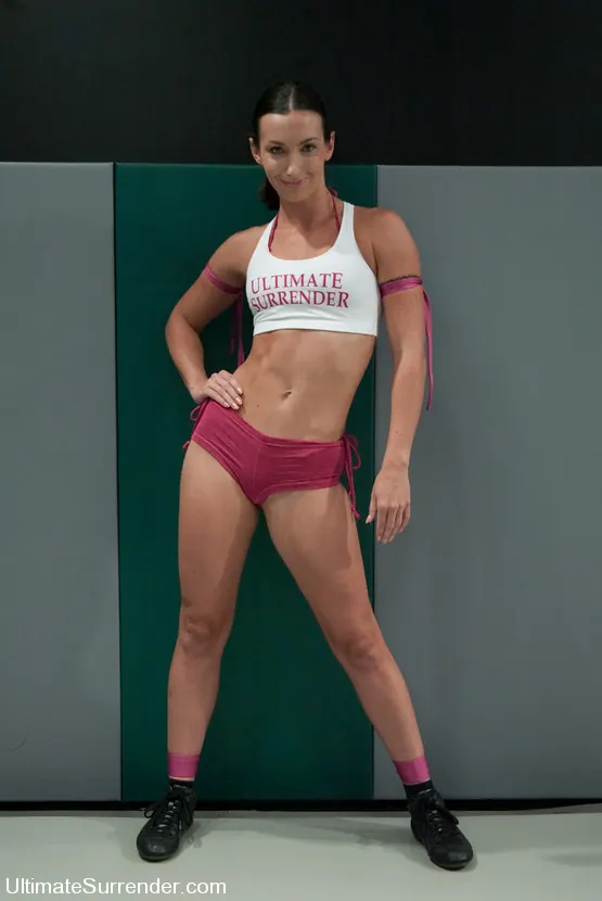 Kink 'Holly The Hit Man Heart (0-1) vs Wenona The Gymnast (0-0)' starring Wenona (Photo 9)