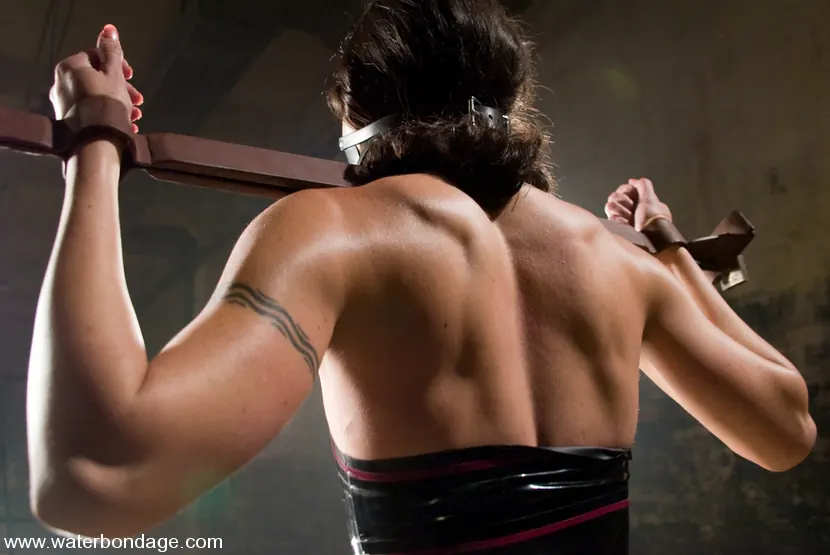 Kink 'Wenona' starring Wenona (Photo 9)