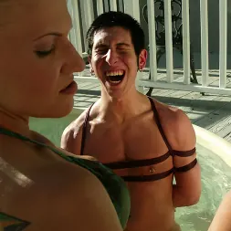 Xana Star en Danny wylde, xana star y mika tan (foto 10) Xana Star en 'Kink' Danny wylde, xana star y mika tan (Miniatura 10)