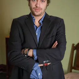 Casey Calvert en 'Kink' ¡Pidiendo castigo! (Miniatura 1)