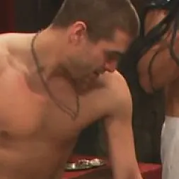 Mia Gold en Takes on the Takedown Challenge... (foto 14) Mia Gold en 'Kink' Takes on the Takedown Challenge... (Miniatura 14)