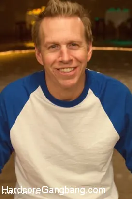 Kink '小柄なブロンドは幻想に暮らしています：修道女はチャペルで5人の司祭によって強姦されています' 主演 Maia Davis (写真 17)