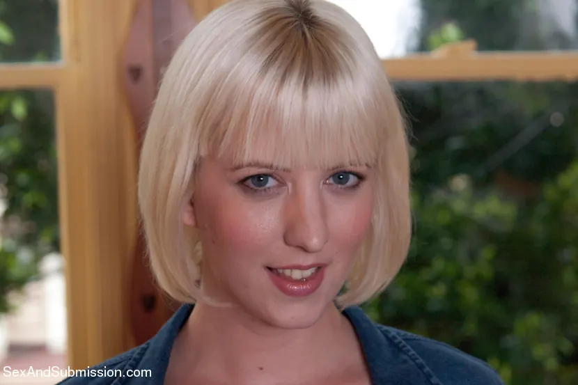 Kink 'El acuerdo: Esposa esclava Cherry Torn' protagonizando Cherry Torn (foto 11)