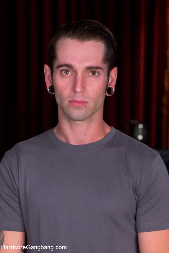 Kink 'Slut girlfriend gets all holes filled and fucked!' starring Yasmine de Leon (Photo 1)