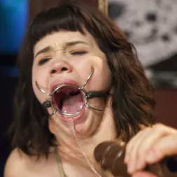 Yhivi に 'Kink' コックティアリングステップの娘がレッスンを学ぶ (サムネイル 6)