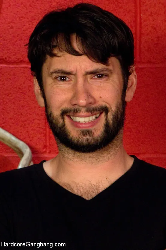 Kink 'De RPG a DP: una zorra gamer nerd se folla a sus oponentes' protagonizando Yhivi (foto 21)