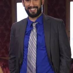 Yhivi en 'Kink' Al servicio de la casa: una agente inmobiliaria castigada y follada (Miniatura 21)