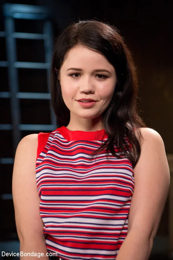 Yhivi en '- Testing Her Limits' from 'Kink' (foto 17) Kink '- Testing Her Limits' protagonizando Yhivi (foto 17)