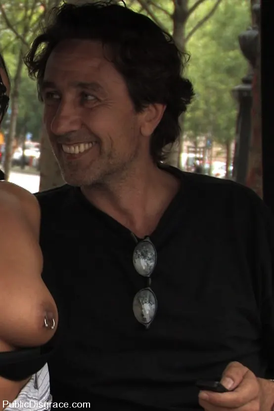 Kink 'Yoha: Latina natural dominada y utilizada en público' protagonizando Zenza Raggi (foto 9)