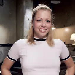 Zoey Monroe en 'Kink' Reseña de Zoey Anal (Miniatura 12)